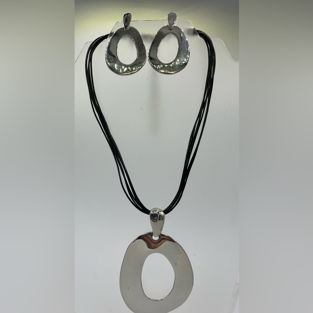 Chico’s Modern Minimalist Silver & Black Leather Necklace & Earring Set